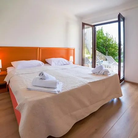 Oasis Blue Примоштен